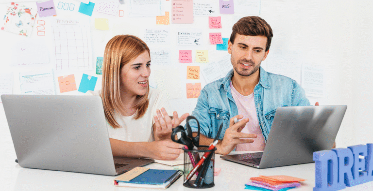 Análisis de resultados y optimización de estrategias digitales.