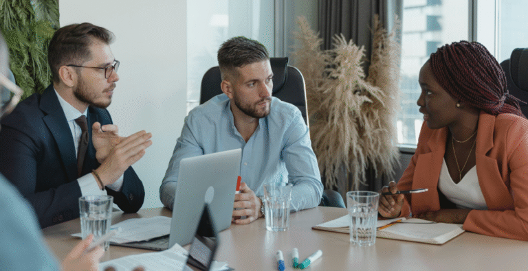 Definición colaborativa de objetivos de marketing digital.