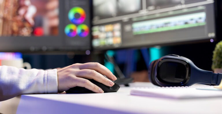 Planificación de proyecto con empresa de producción multimedia profesional.